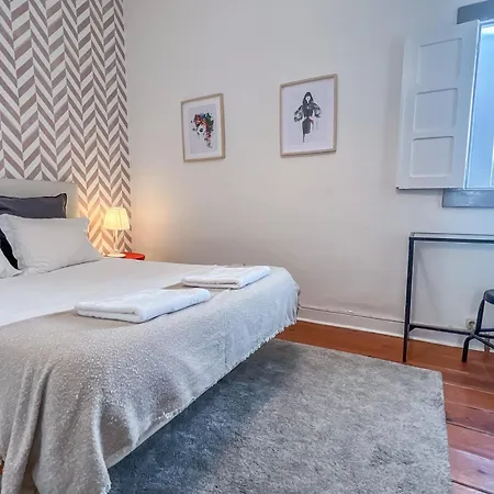 As A Local! Santos Historical Iv * リスボン