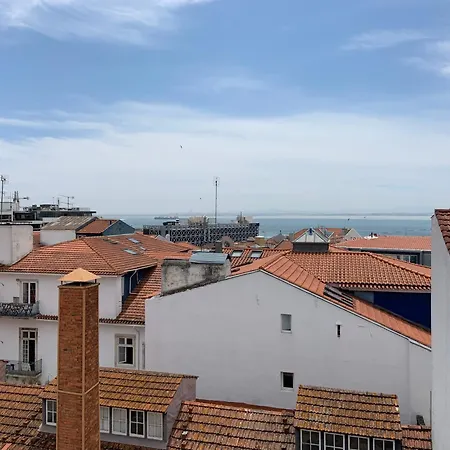 As A Local! Santos Historical Iv Lisboa